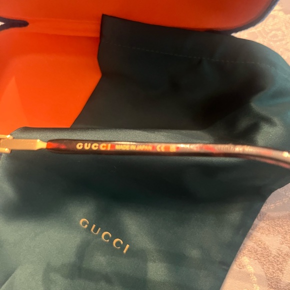 Gucci Sunglasses unisex NEW/authentic. These come with dust bag, box, & case🇮🇹 - Picture 6 of 11